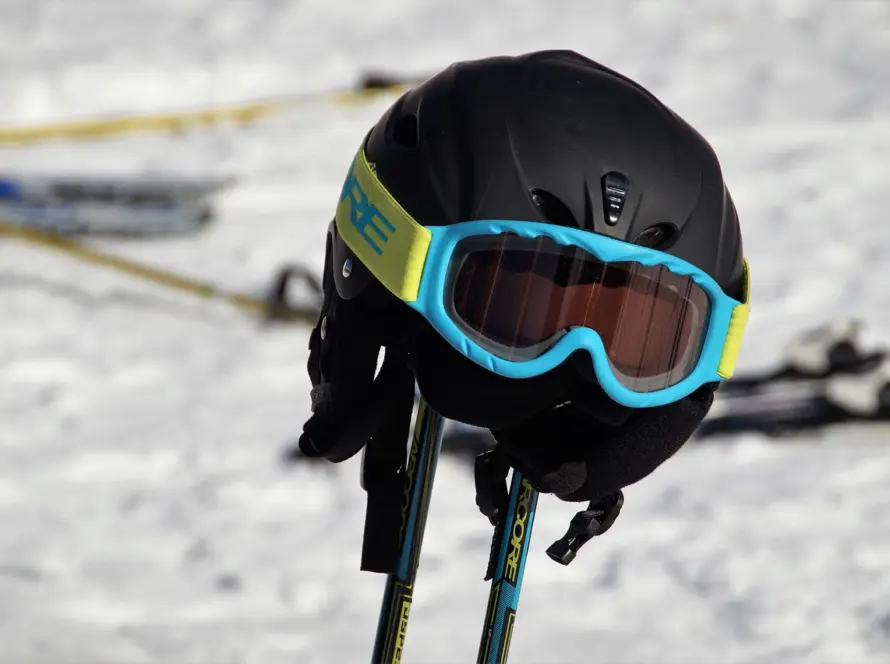 kayak kask gozluk 01